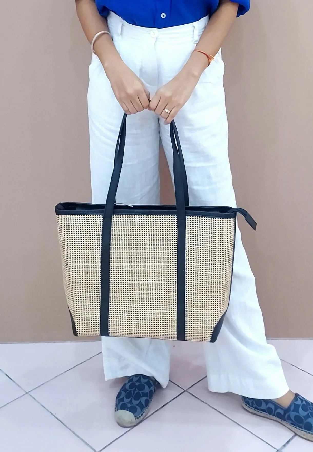 Anisa thin weave rattan bag