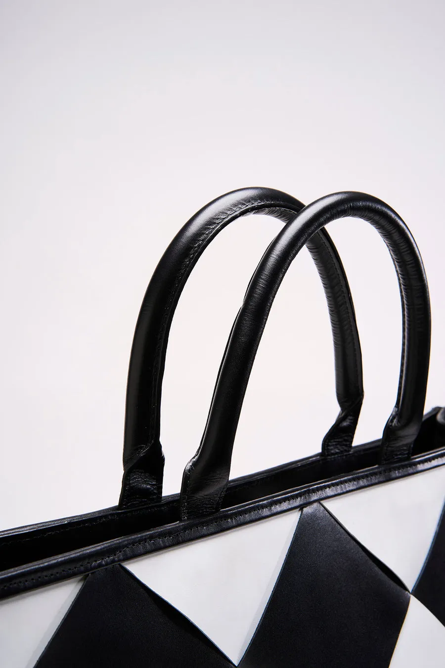 Classic Weave Tote - Black & White