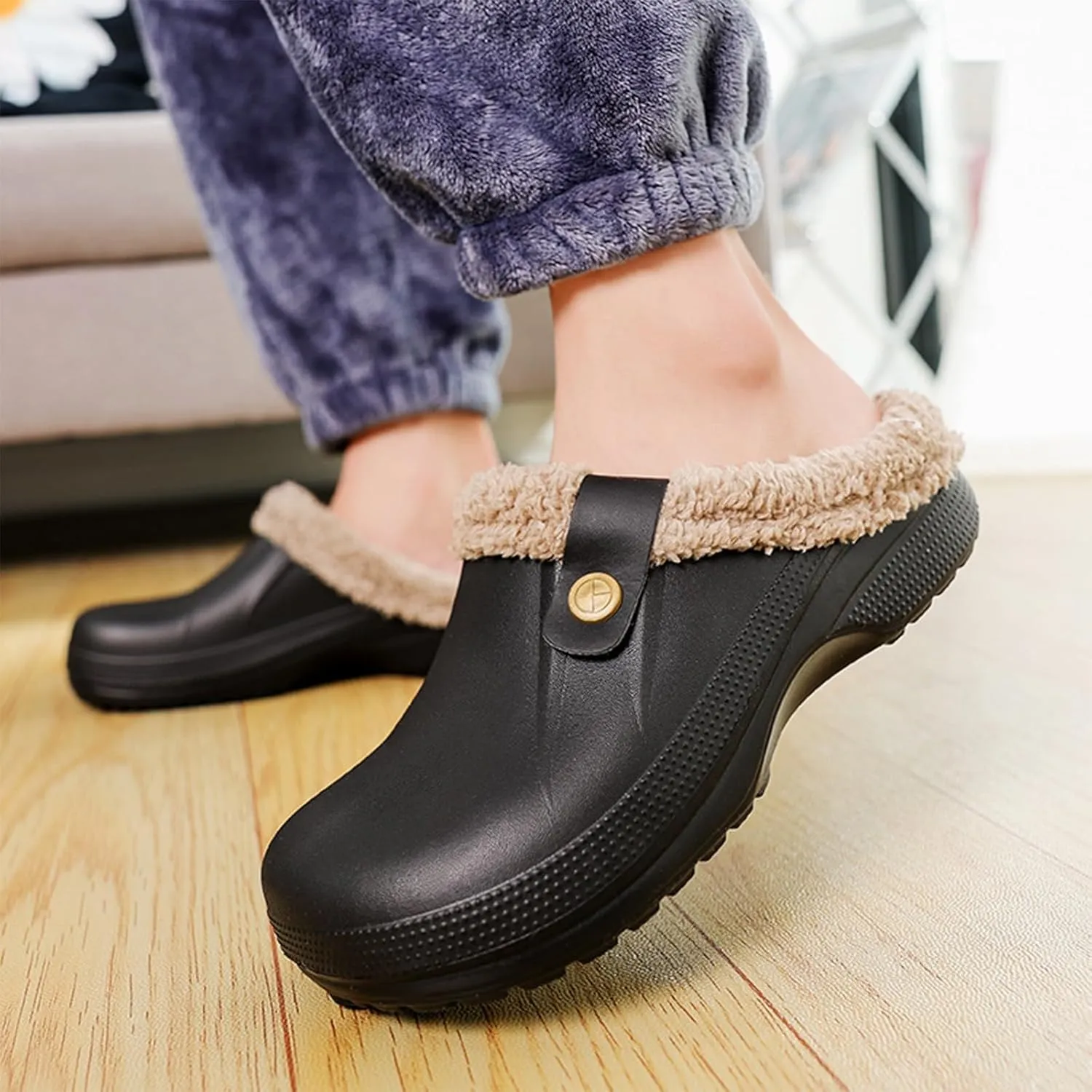 Clog Slippers for Women and Men Fur Lined Clogs Memory Foam Warm Fuzzy Slippers Winter Waterproof Indoor Outdoor Slipper
