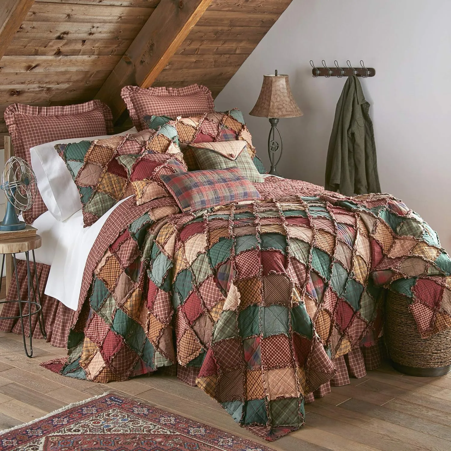 Donna Sharp Queen Bedding Set - 3 Piece - Campfire Cotton Lodge Quilt Set with Full/Queen Quilt and Two Standard Pillow Shams - Fits Queen Size and Full Size Beds - Machine Washable