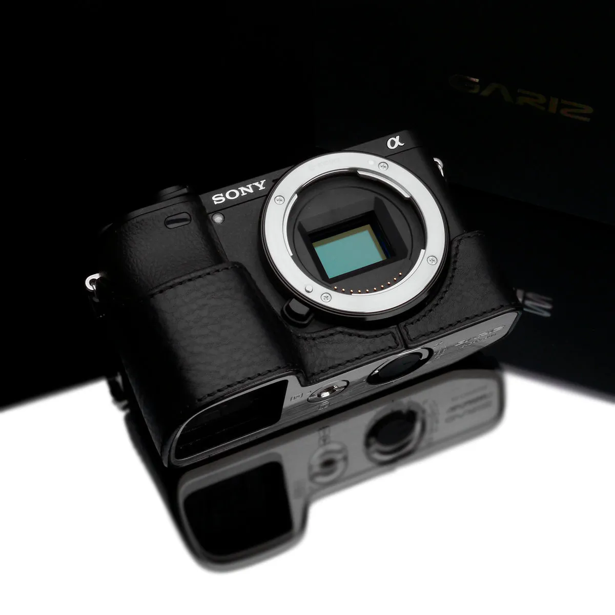 Gariz XS-CHA6300BK Genuine Leather Camera Half Case Black for Sony A6300