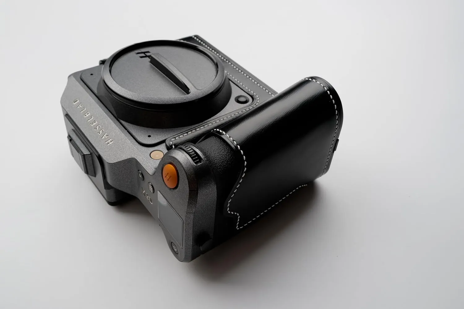 Handmade Genuine Leather Camera Half Case for Hasselblad X2D - Top Layer Cowhide Body   Metal Base Plate   Hand Shank 3-in-1 Design (Jet Black)