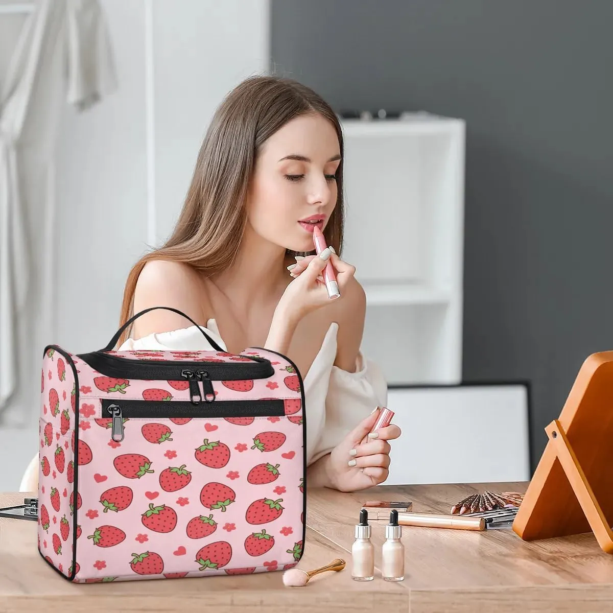 Hanging Travel Toiletry Bag for Women Men Makeup Bag Organizer Pink Cute Fruit Floral Heart Strawberry Large Cosmetic Bag Waterproof Dopp Kit Travel Bag for Toiletries Accessories Essentials