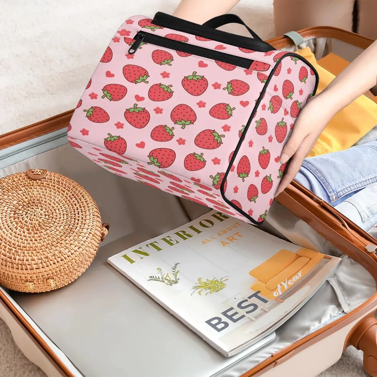 Hanging Travel Toiletry Bag for Women Men Makeup Bag Organizer Pink Cute Fruit Floral Heart Strawberry Large Cosmetic Bag Waterproof Dopp Kit Travel Bag for Toiletries Accessories Essentials