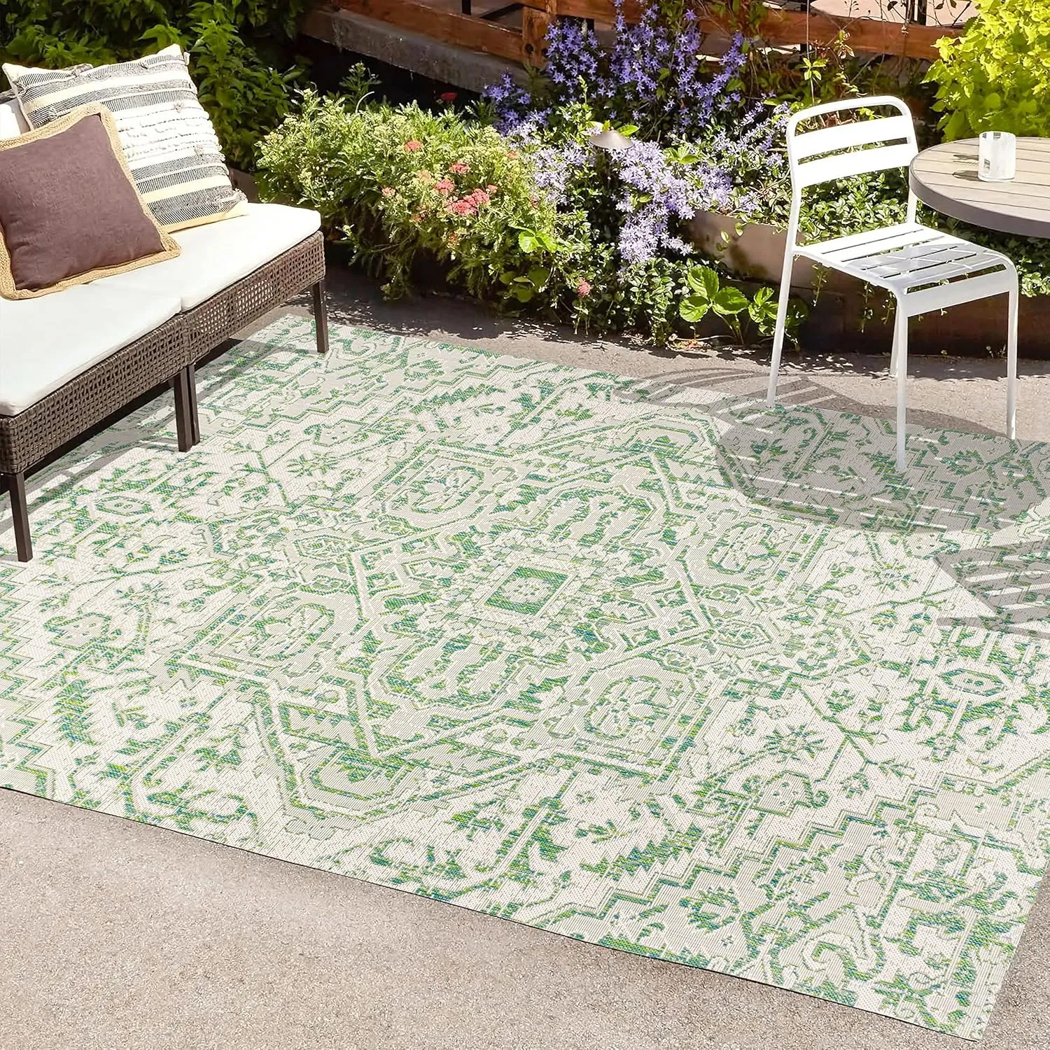 JONATHAN Y SMB105G-8 Estrella Bohemian Medallion Textured Weave Indoor Outdoor Area-Rug, Coastal Traditional Easy-Cleaning,Bedroom,Kitchen,Backyard,Patio,Non Shedding, 8 X 10, Green/Cream