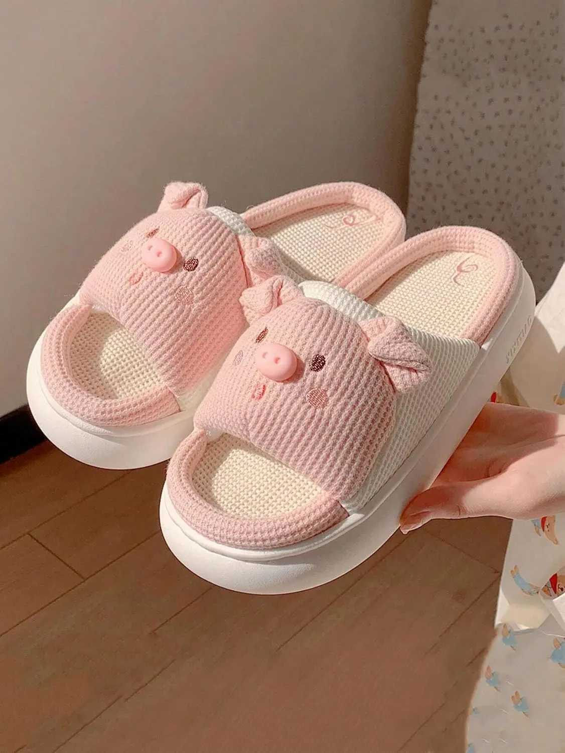 Loizziuy Women Cartoon Pig Design Novelty Slippers, Preppy Indoor Home Slippers