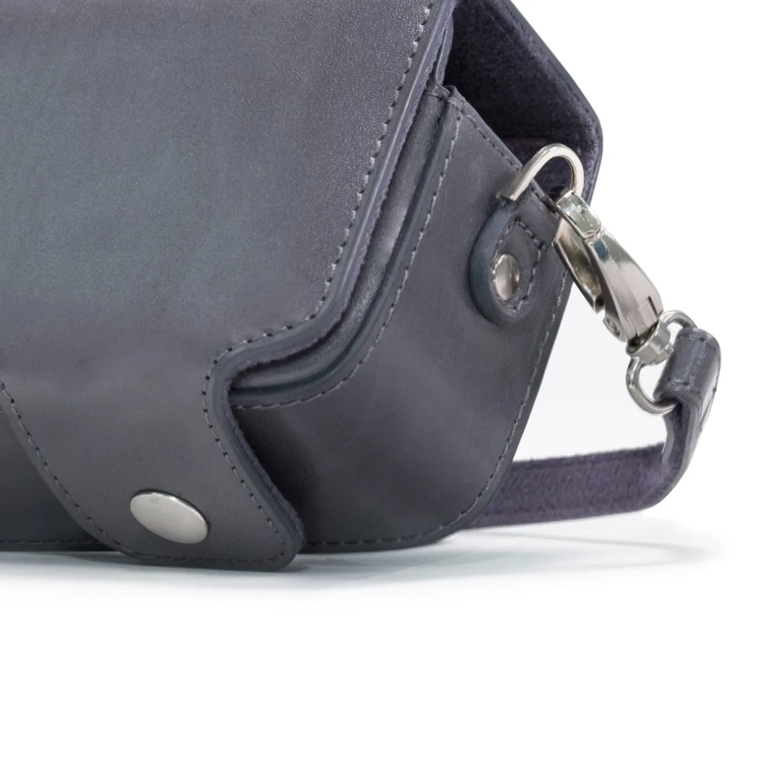 MegaGear Sony Cyber-shot DSC-RX100 VII, DSC-RX100 VI, DSC-RX100 V, DSC-RX100 IV, DSC-RX100 III, DSC-RX100 II, ZV-1 Leather Camera Case with Strap