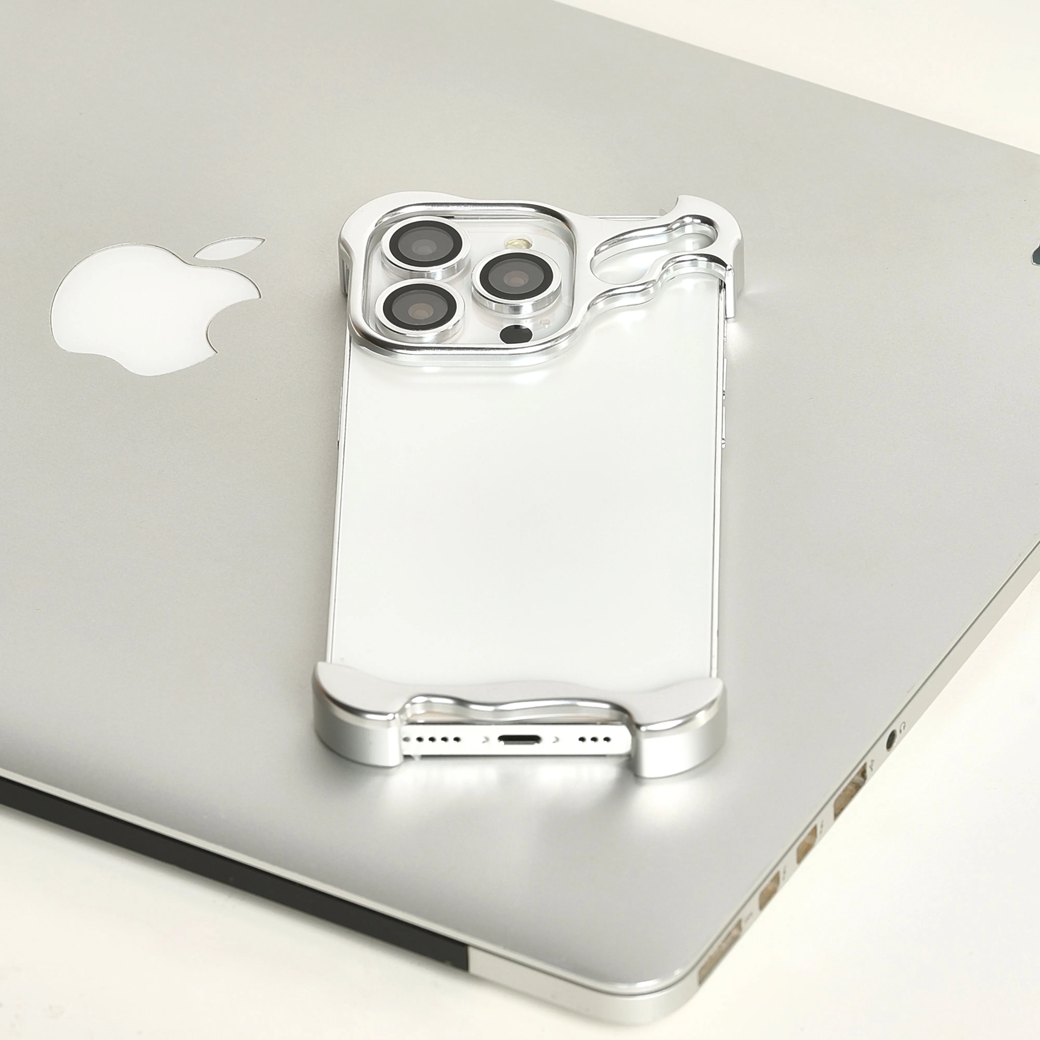 Minimilistic Alloy Bumber Frame With Camera Ring