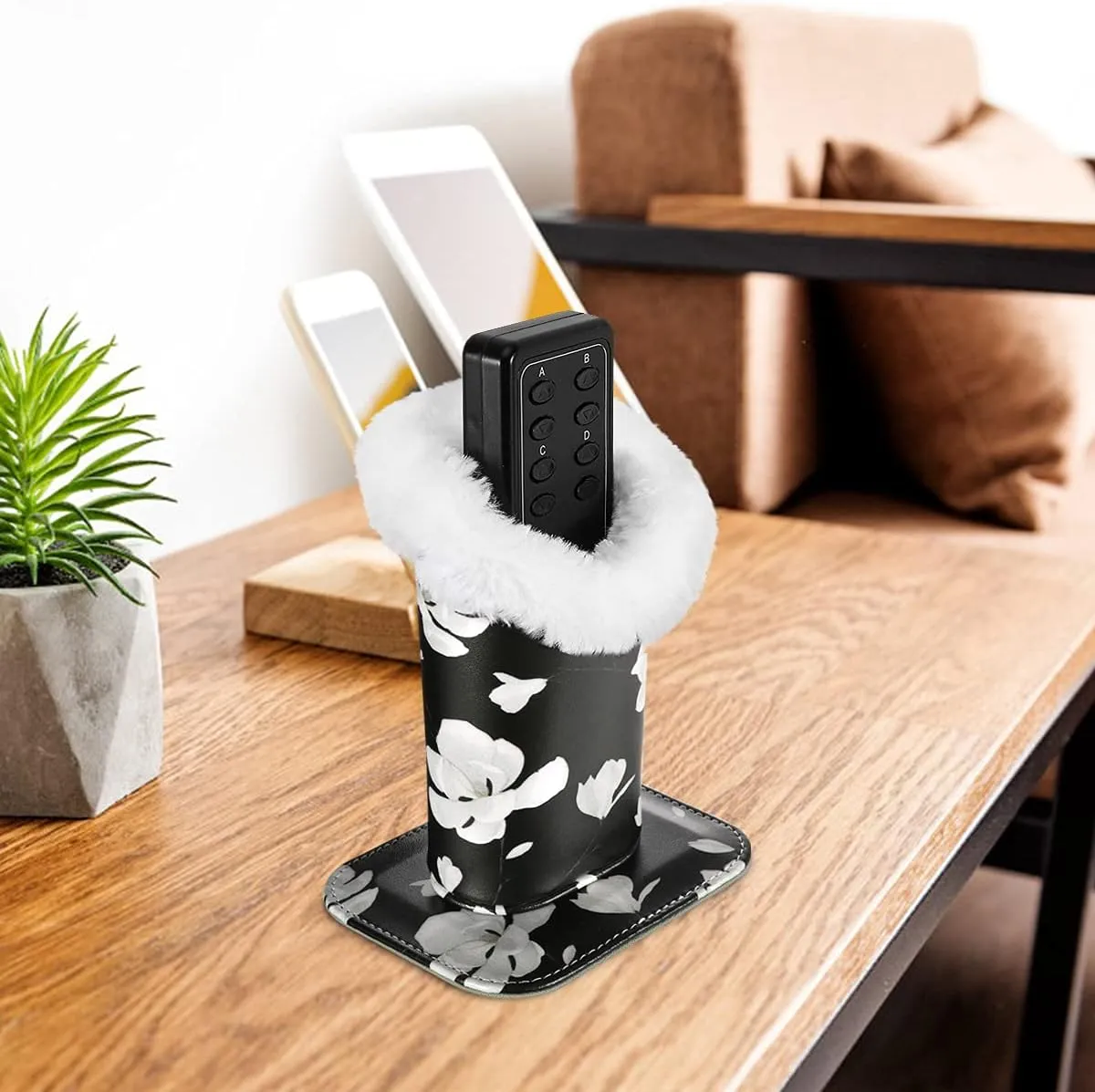 MoKo Eyeglasses Holder, Modern Velvet Plush Lined PU Leather Household Magnetic Holder Protective [Anti-scratch] [Dustproof]