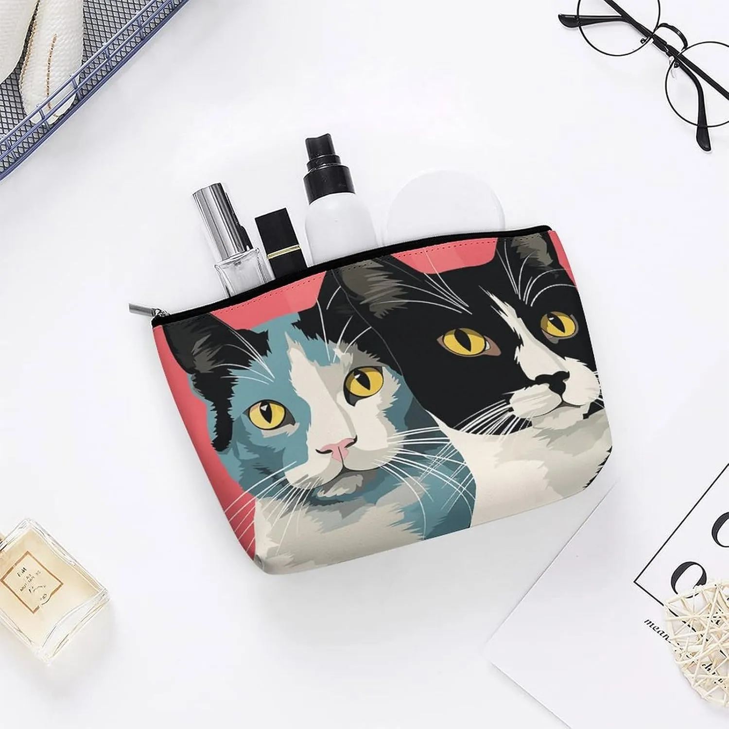 Portable Small Cosmetic Bag Cute Travel Makeup Bag Black And White Cat Waterproof Toiletry Bag for Women