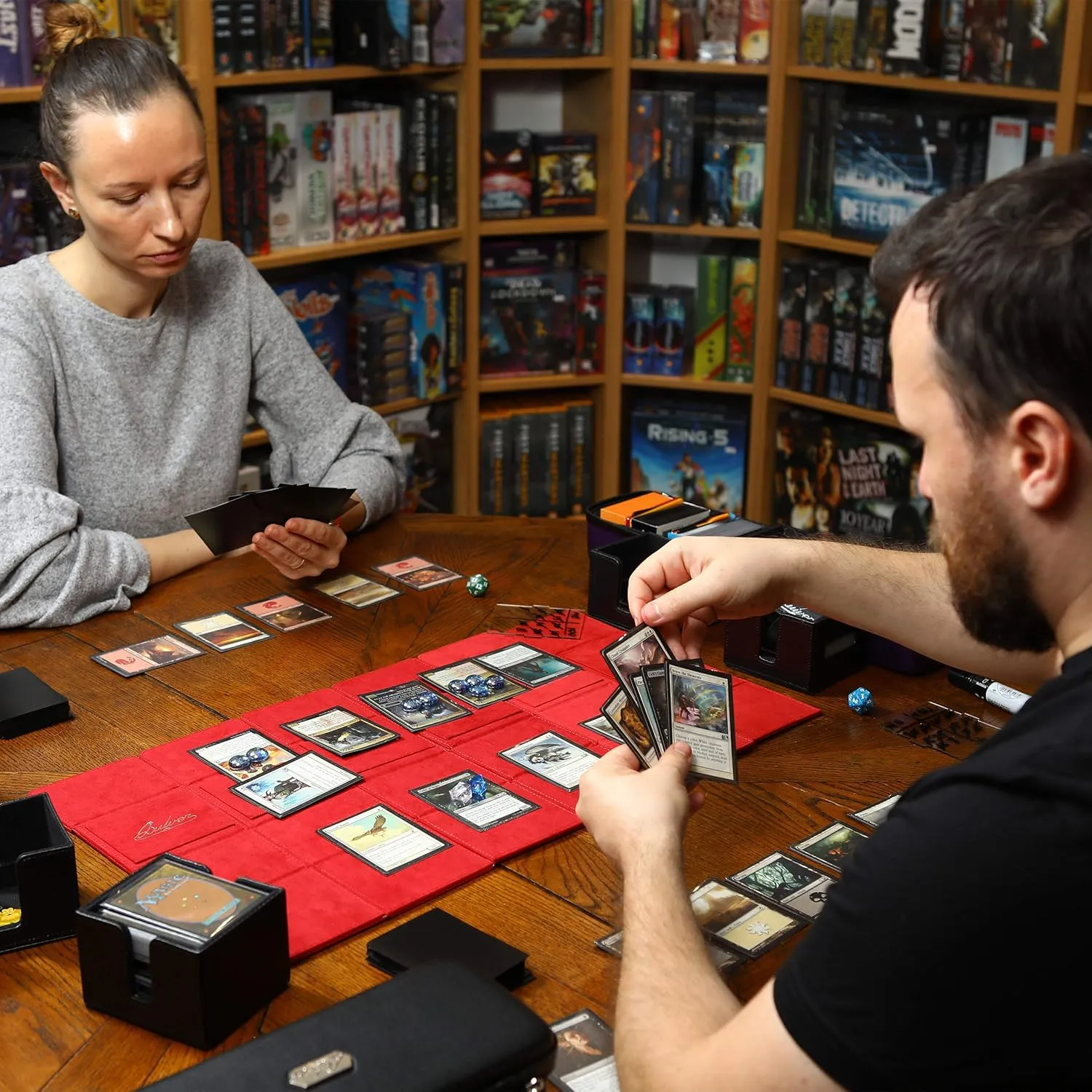 Quiver Time White Citadel Deck Block for Magic: the Gathering Cards - 100  TCG Card Deckbox, Commander MTG Deck Box for Cards, Dice & Tokens, Custom Divider, Magnetic Closure