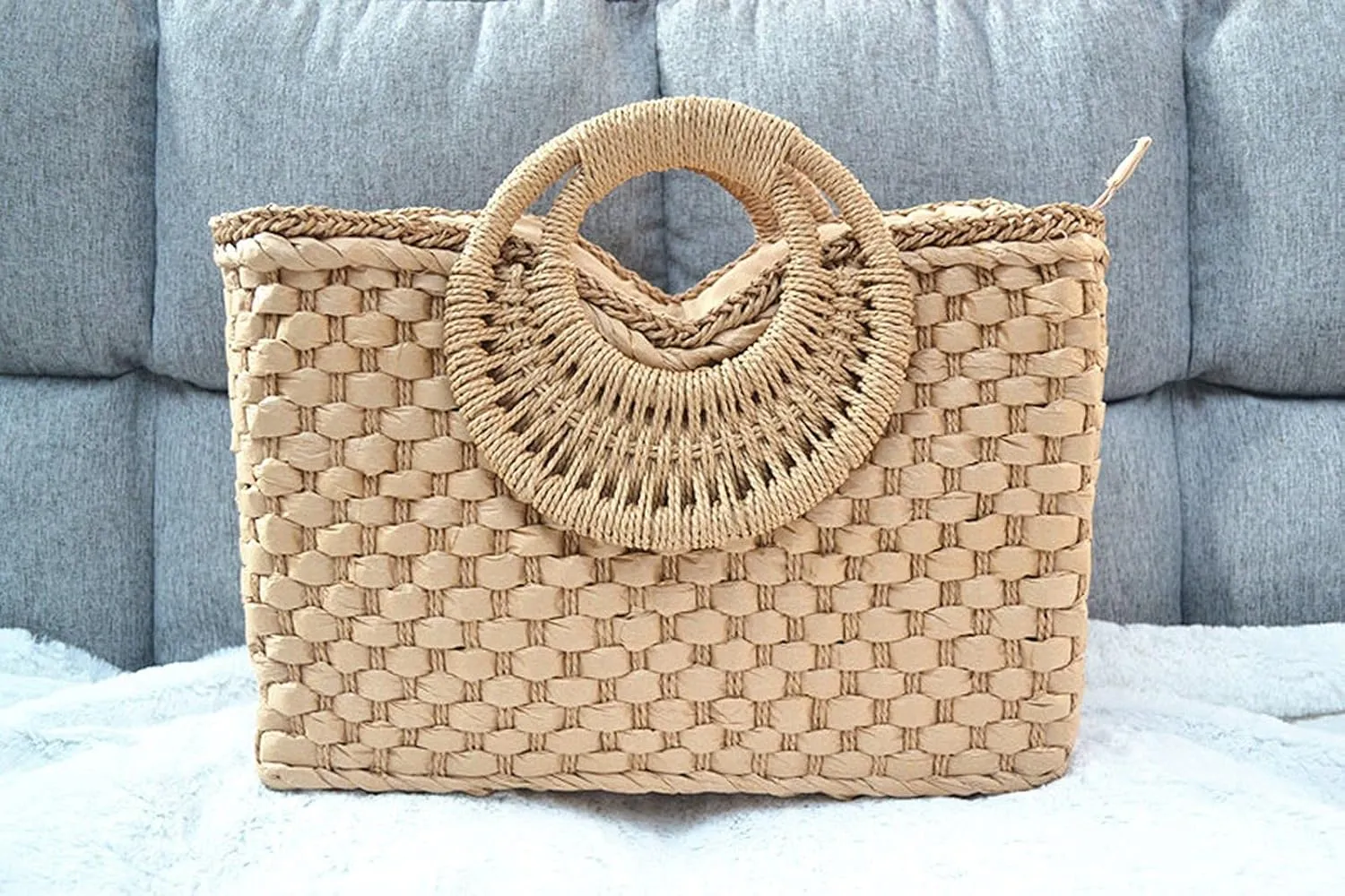 QZUnique Hand-woven Straw Bag Women Summer Beach Handbag Purse Retro Rattan Tote Clutch Travel Bag with Wood Round Top Handle