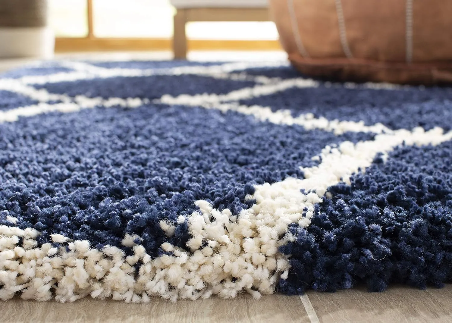 SAFAVIEH Hudson Shag Collection Accent Rug - 2'3" x 3'9", Navy & Ivory, Trellis Design, Non-Shedding & Easy Care, 2-inch Thick Ideal for High Traffic Areas in Entryway, Living Room, Bedroom (SGH280C)