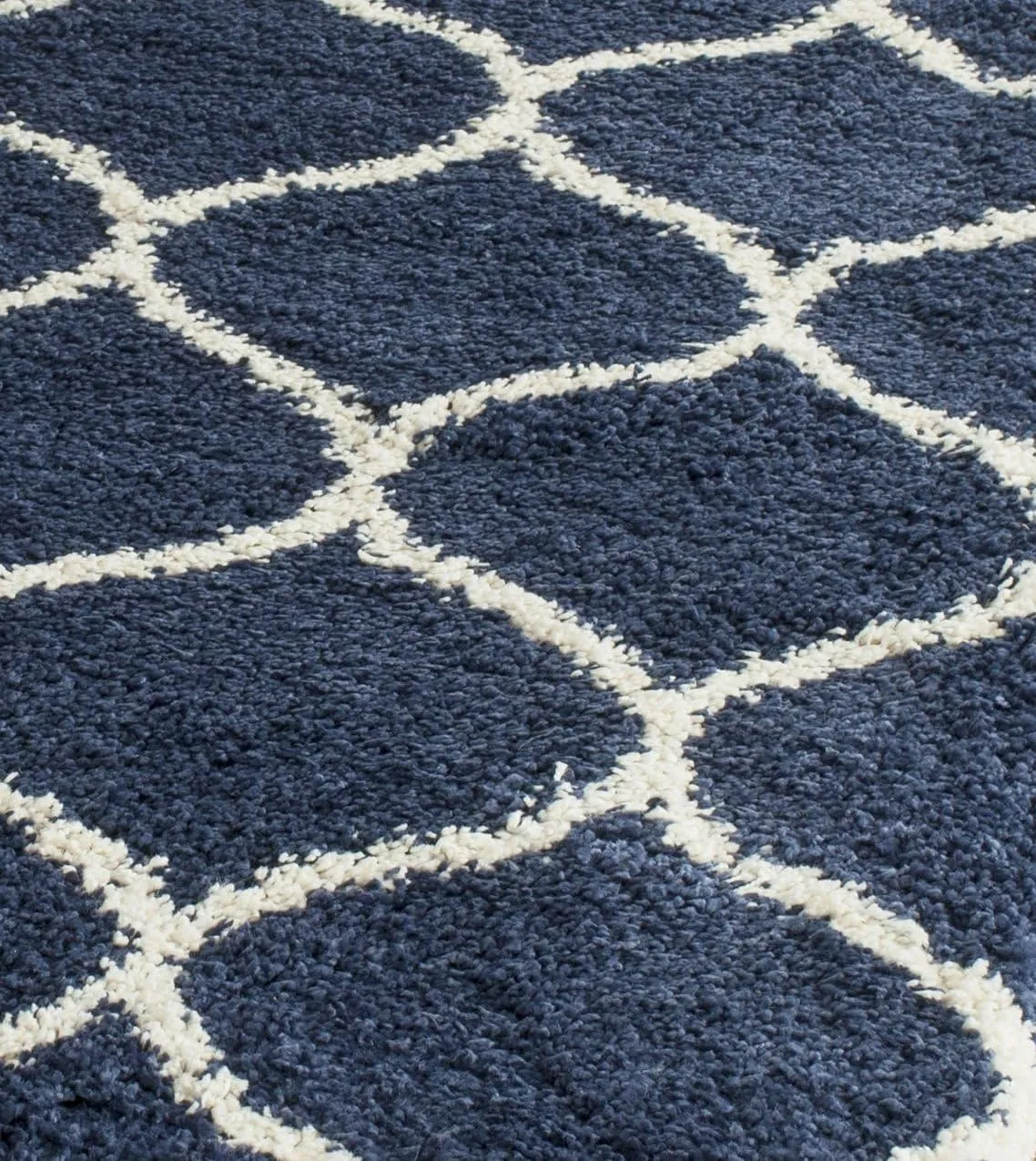 SAFAVIEH Hudson Shag Collection Accent Rug - 2'3" x 3'9", Navy & Ivory, Trellis Design, Non-Shedding & Easy Care, 2-inch Thick Ideal for High Traffic Areas in Entryway, Living Room, Bedroom (SGH280C)