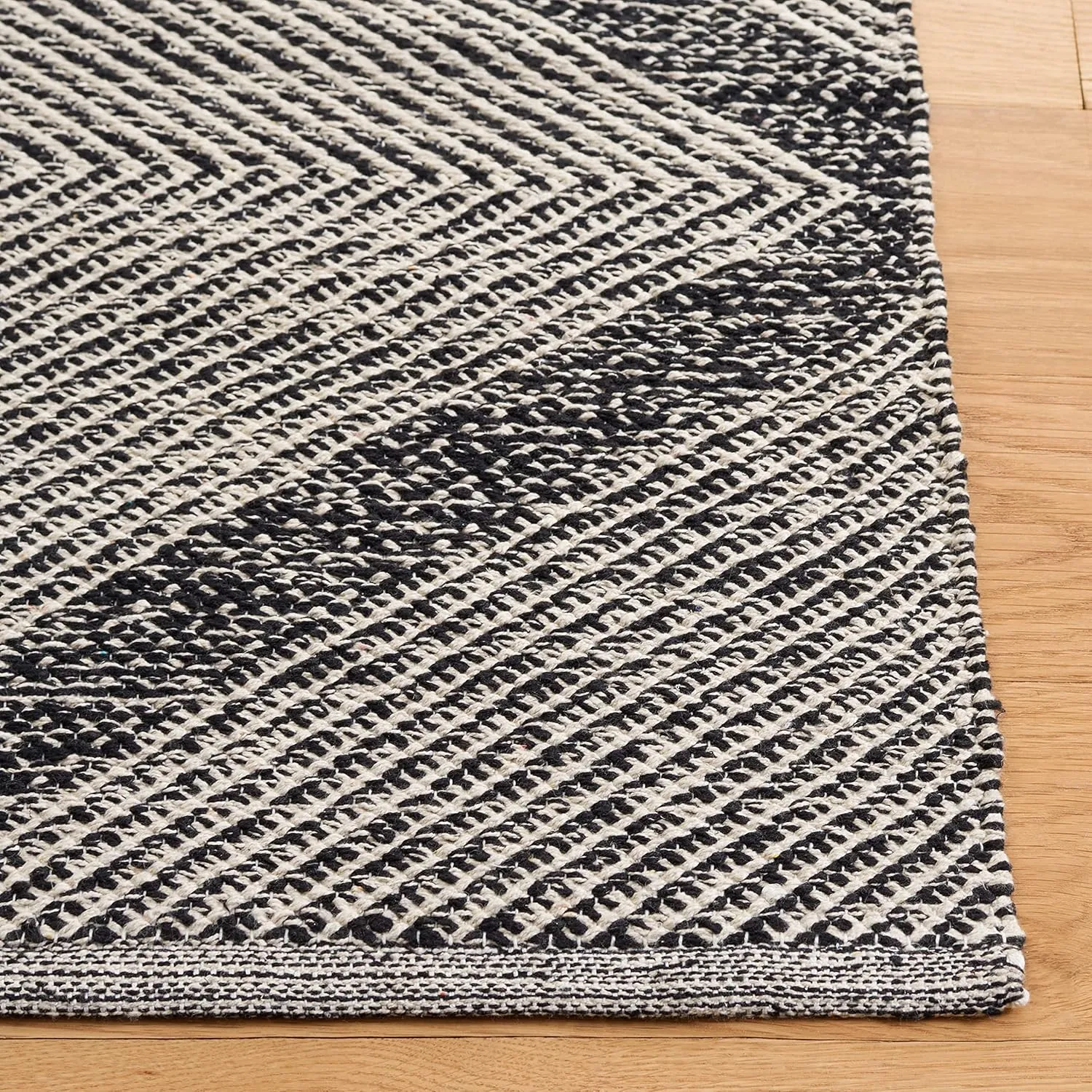 SAFAVIEH Montauk Collection Runner Rug - 2'3" x 13', Black, Handmade Cotton, Ideal for High Traffic Areas in Living Room, Bedroom (MTK821D)