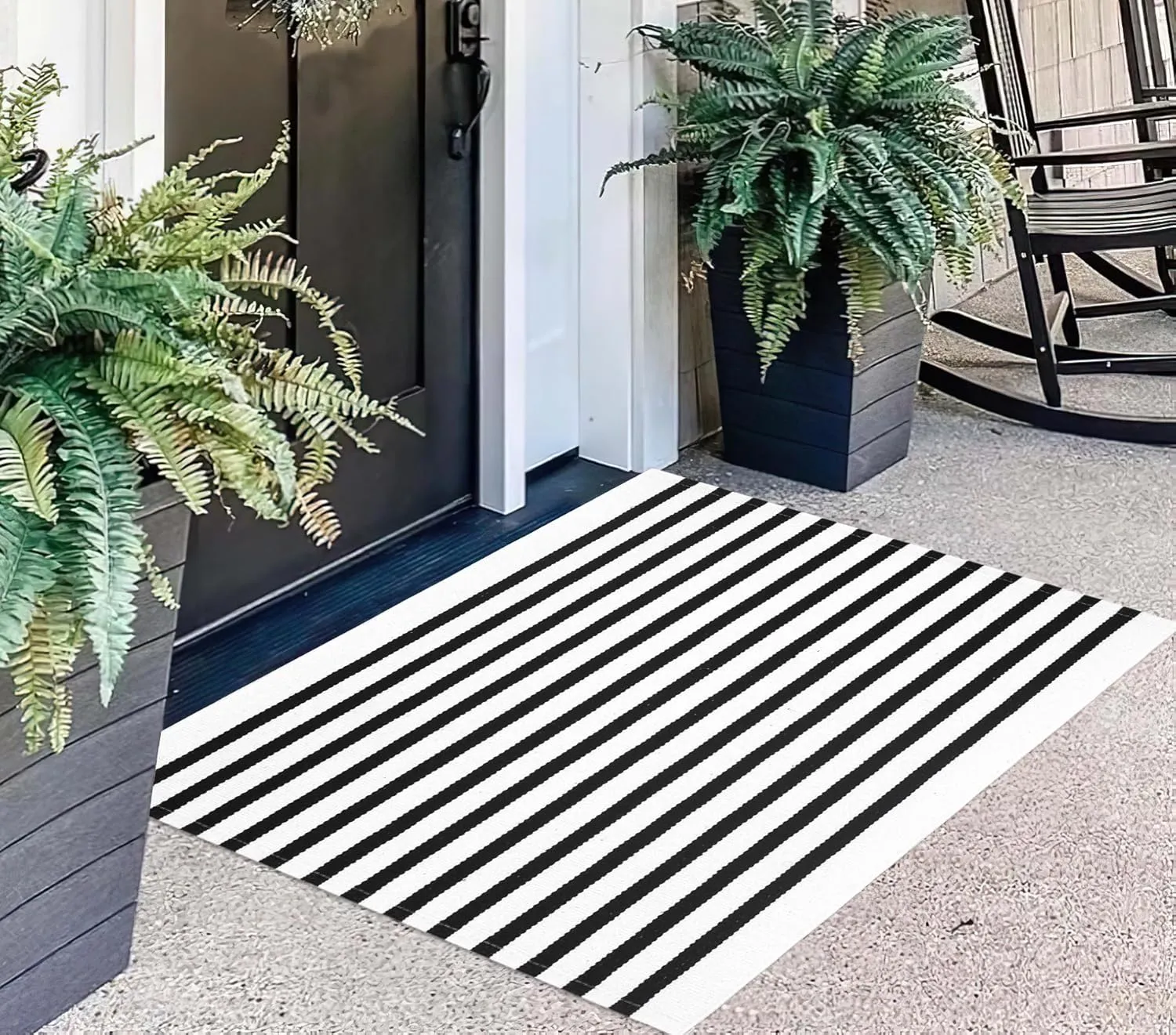 Striped Layered Doormat 24'' x 35'' Black and White Striped Rug Front Porch Machine Washable Indoor Outdoor Doormat for Front Porch Hand-Woven Entryway Mat for Laundry/Bathroom/Bedroom
