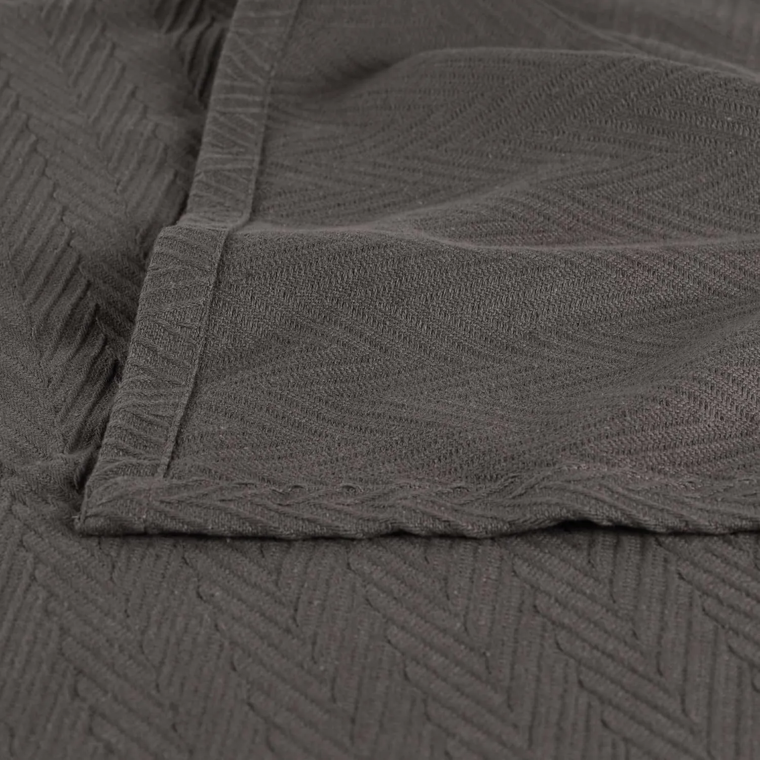 Superior Metro All-Season Cotton Blanket, Woven Blanket for Couch, Bed, Bedding, Farmhouse, Home Essentials, Cute and Cozy Bohemian Blankets, Herringbone Weave, King, Charcoal
