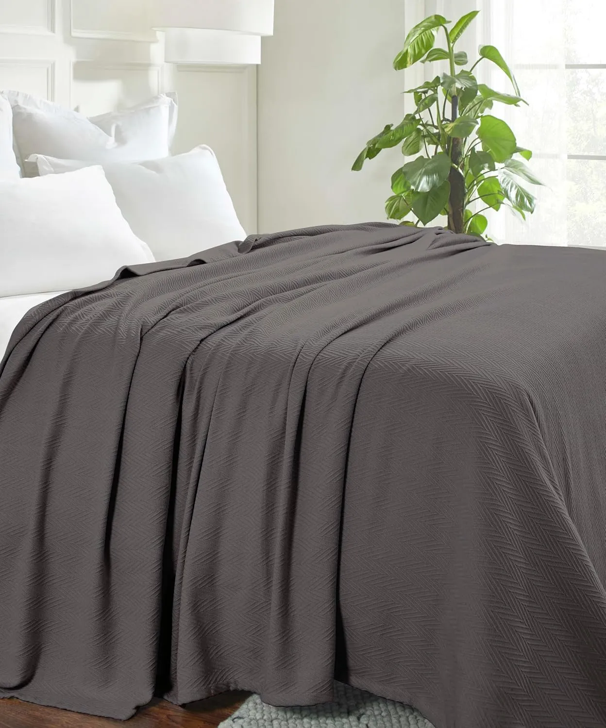Superior Metro All-Season Cotton Blanket, Woven Blanket for Couch, Bed, Bedding, Farmhouse, Home Essentials, Cute and Cozy Bohemian Blankets, Herringbone Weave, King, Charcoal