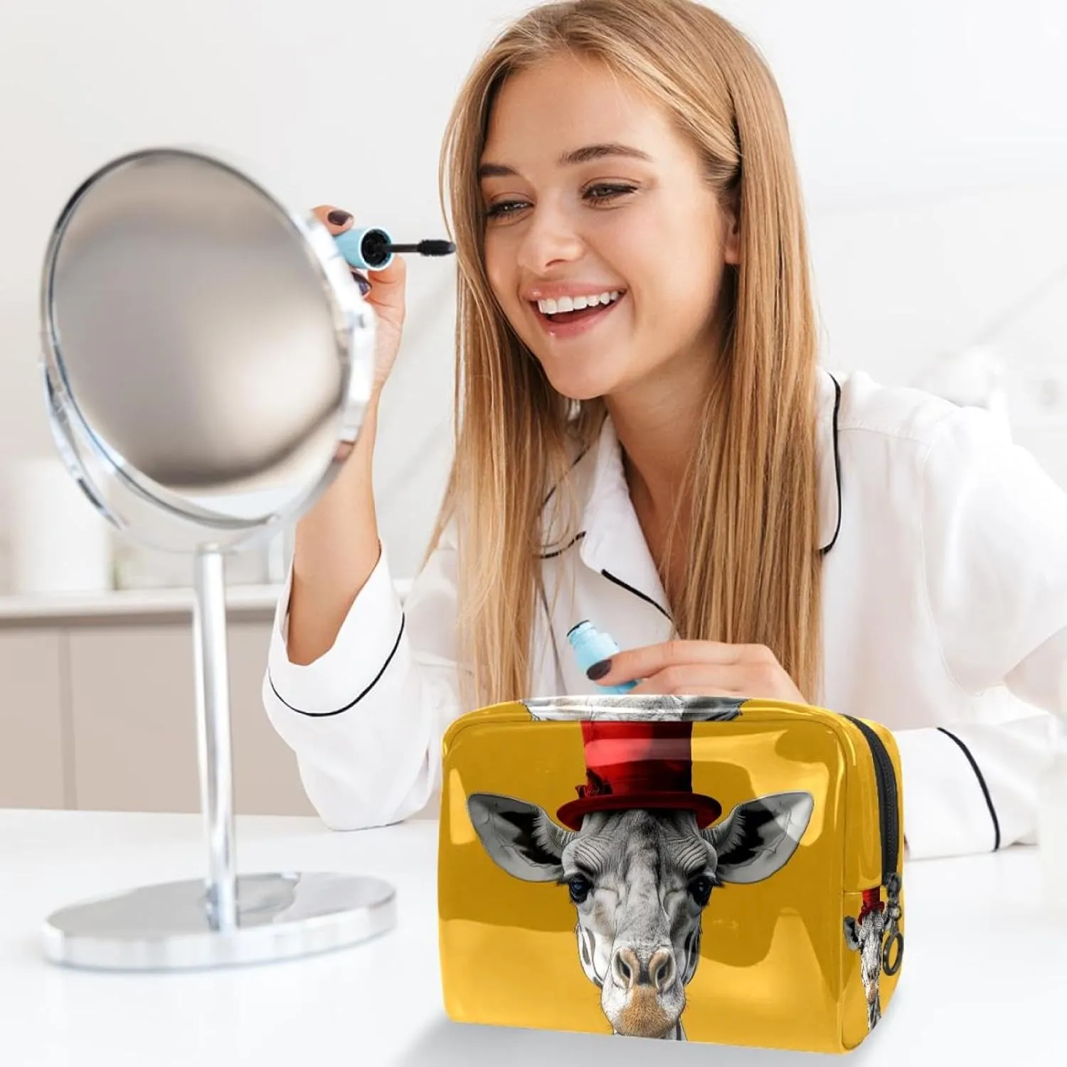 Travel Makeup Bag Giraffe Red Hat Cosmetic Bag Waterproof Toiletry Bag Portable Pouch For Women 7.3x3x5.1in